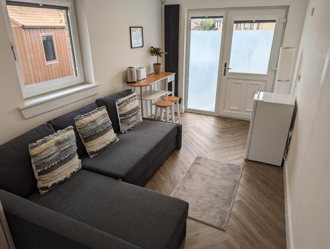 En-Suite Double Room With Private Entrance EDI Exterior foto